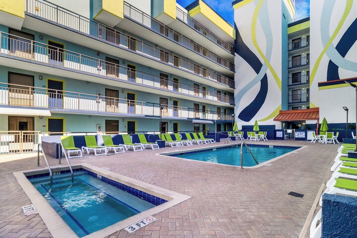 Rooftop pool
