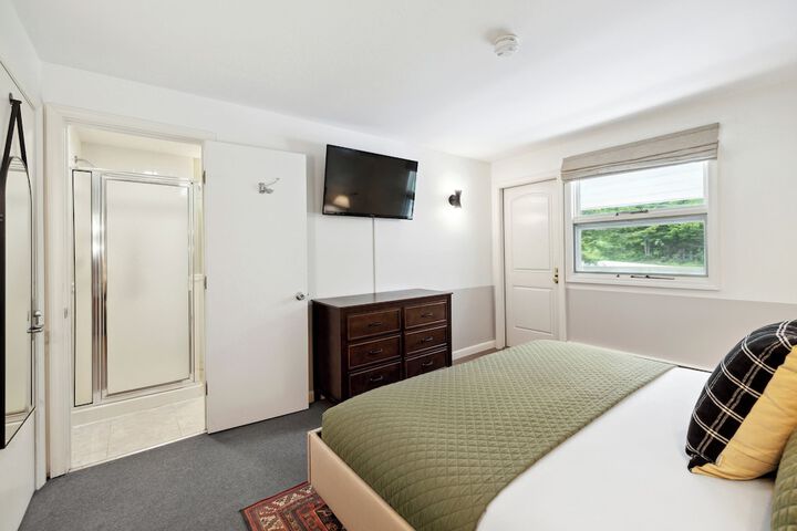 Room 11 of 35