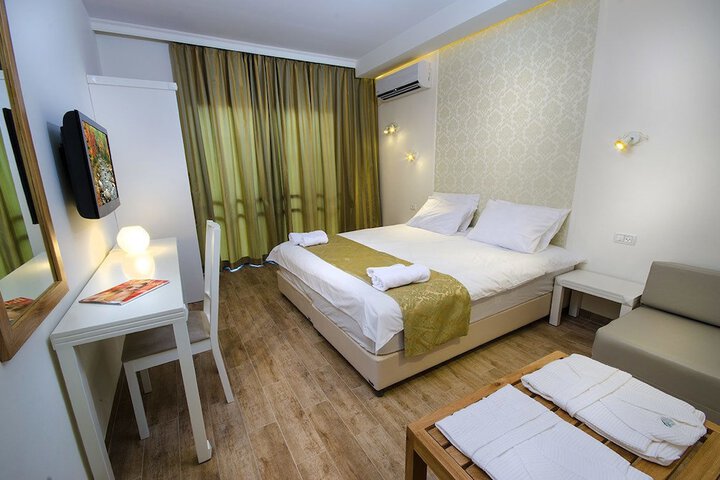 Room 2 of 70