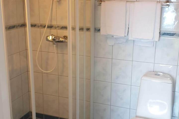 Room 20 of 117