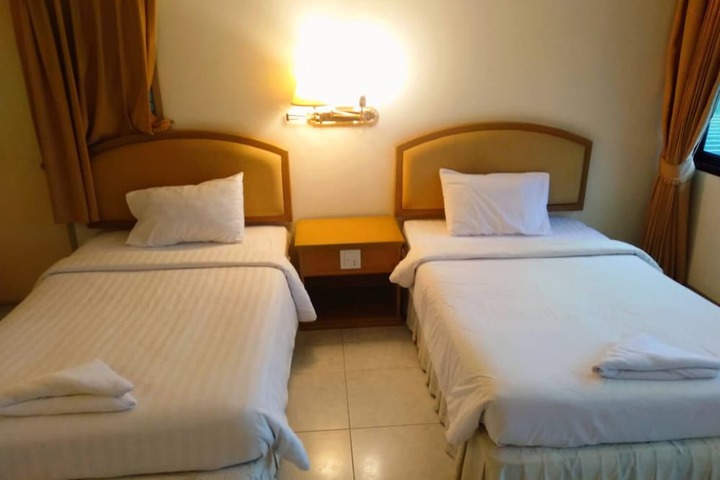 Room 2 of 4