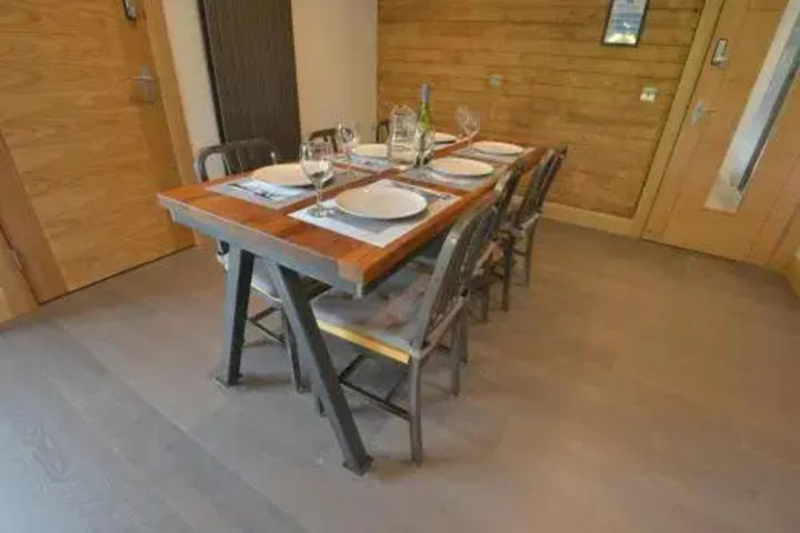 Dining 19 of 22