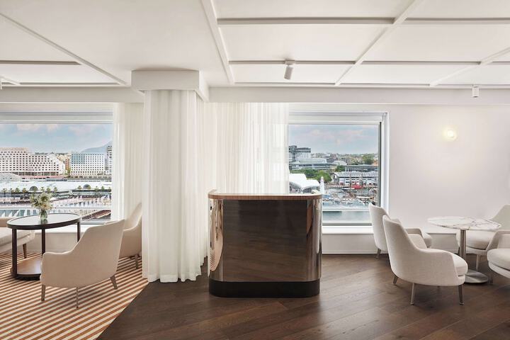 Lounge 101 of 105