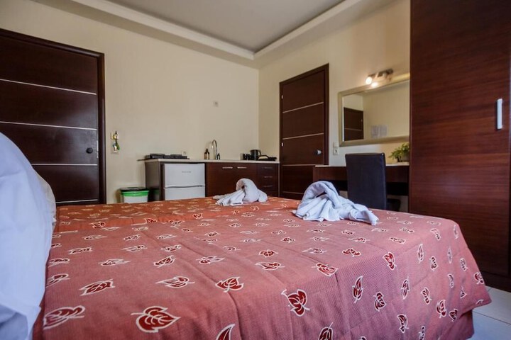 Room 2 of 54
