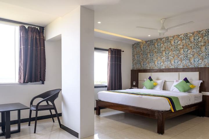 Room 15 of 29