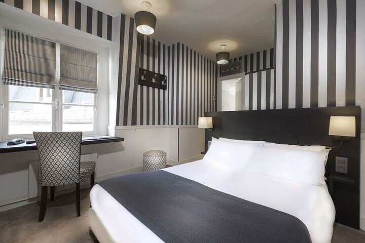 Room 3 of 94