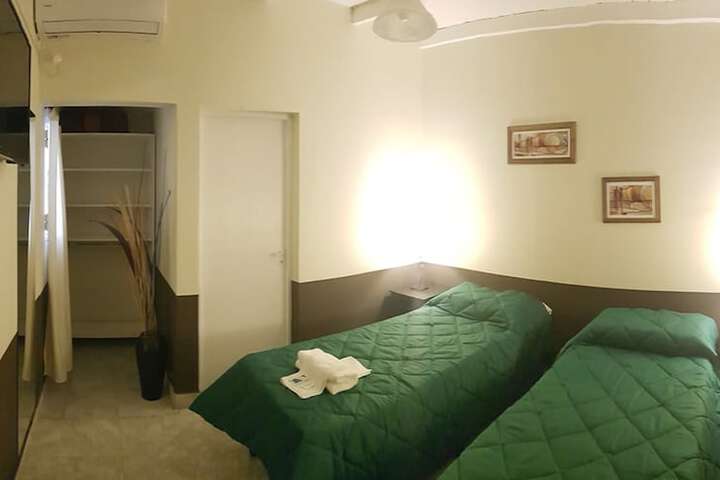 Room 8 of 37