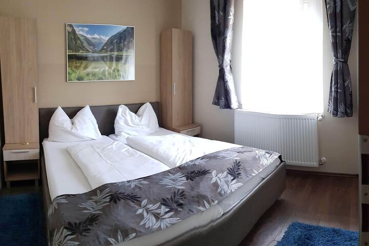 Room 14 of 42