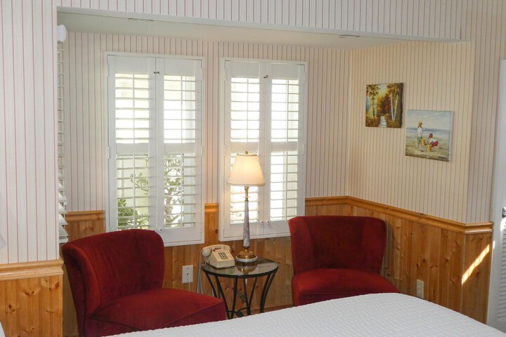 Room 8 of 65