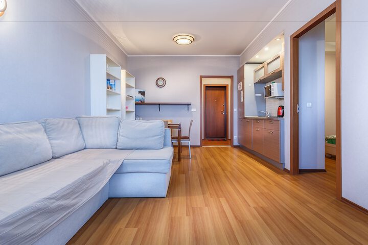Room 4 of 17