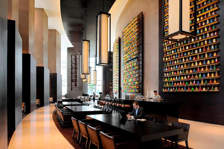 Lounge 116 of 140