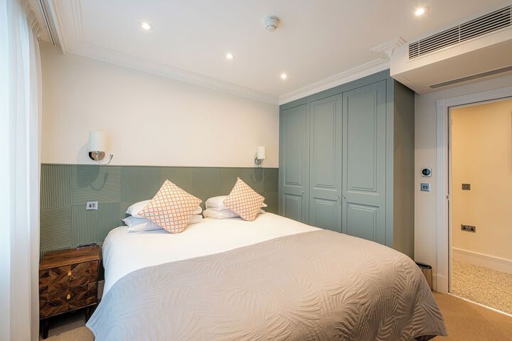 Room 20 of 121