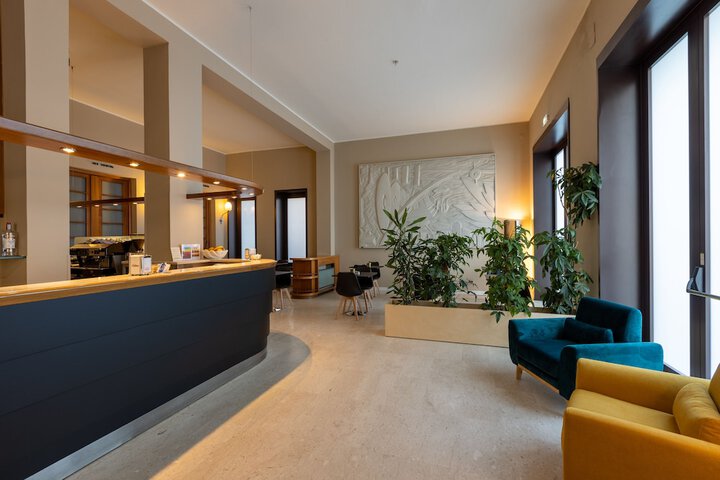 Hotel Interior 6 of 31