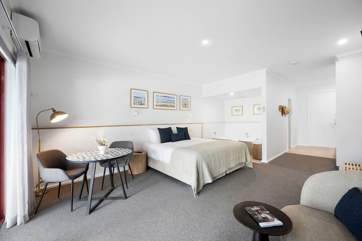 Room 42 of 108