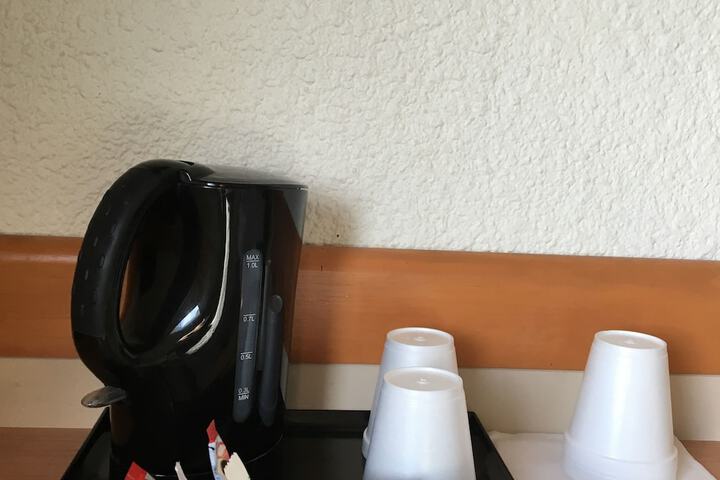 Room 11 of 27