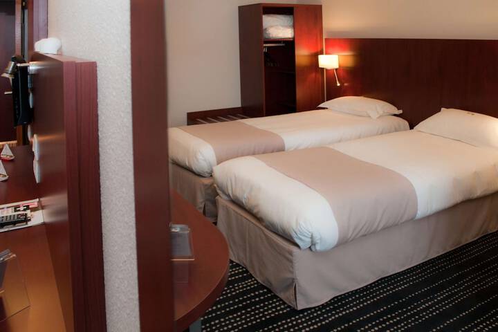 Room 9 of 73