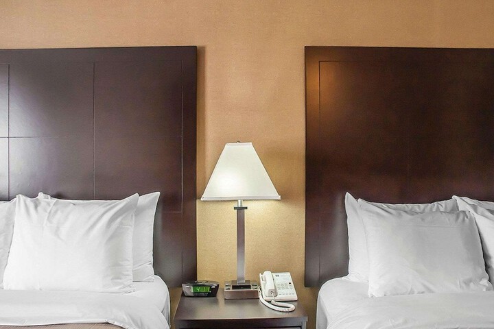 Room 17 of 37