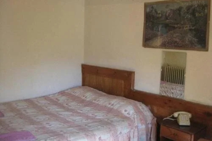 Room 3 of 9