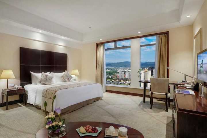 Room 11 of 45