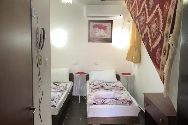 Room 8 of 50