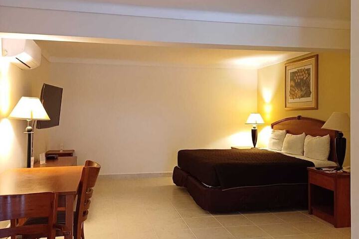 Room 14 of 37