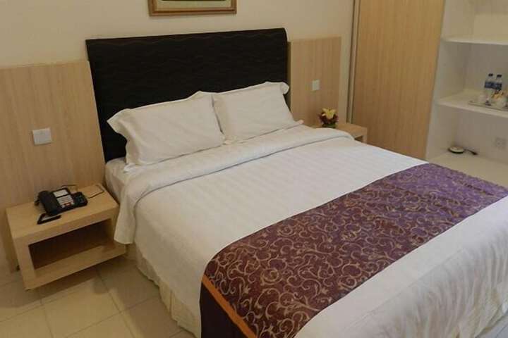 Room 17 of 30