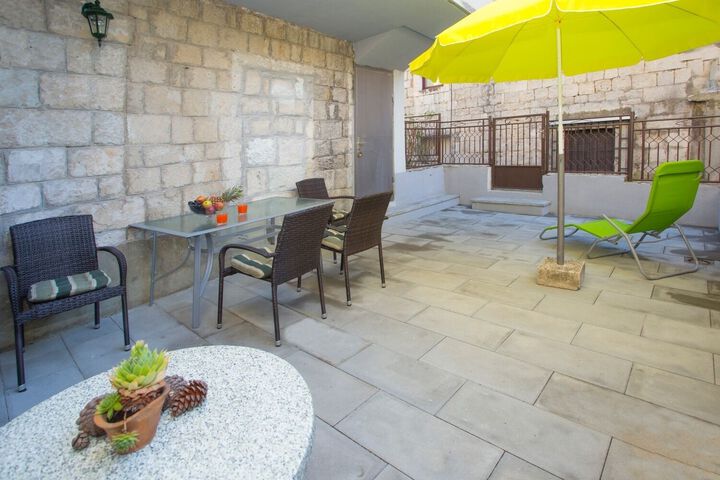 Terrace/Patio 22 of 24