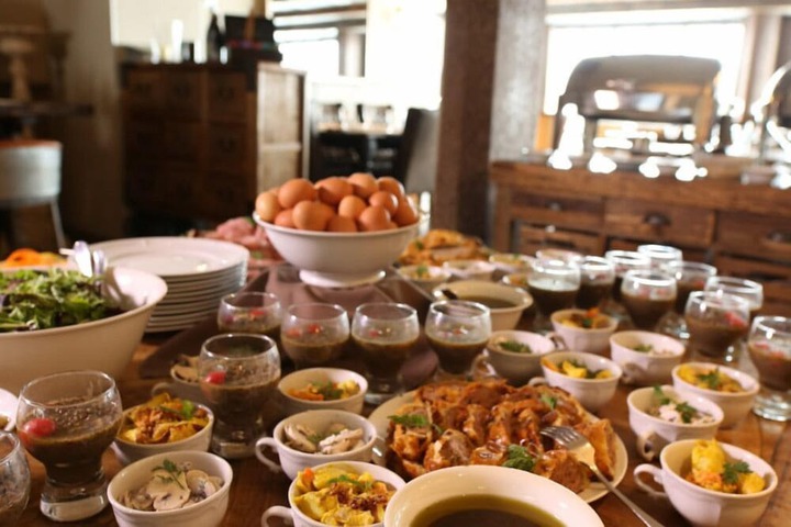 Breakfast/Coffee Service 68 of 76