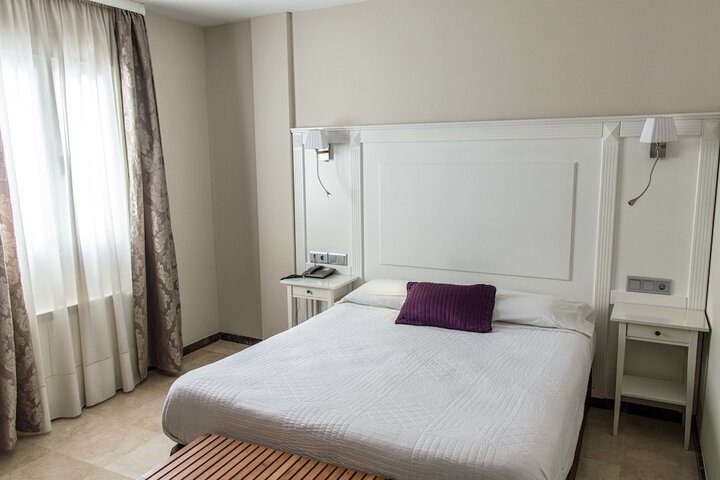 Room 9 of 46