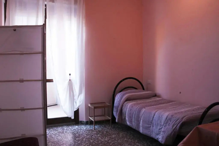 Room 3 of 10