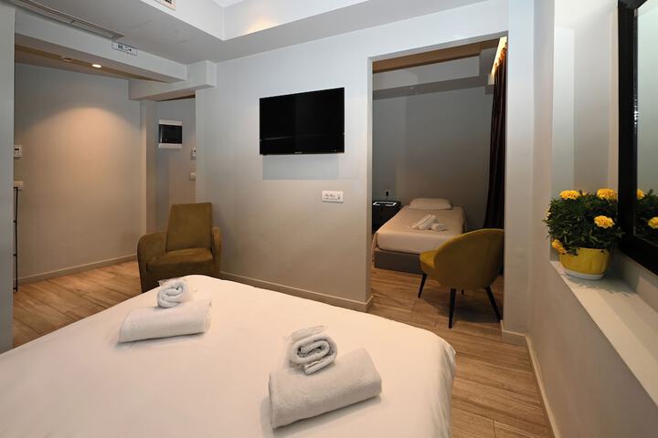 Room 71 of 200