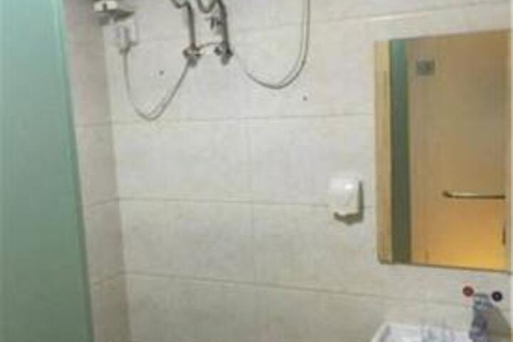 Room 4 of 21