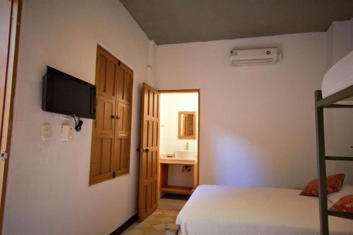 Room 10 of 23