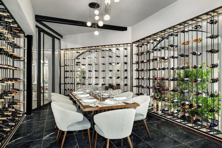 Dining 49 of 79