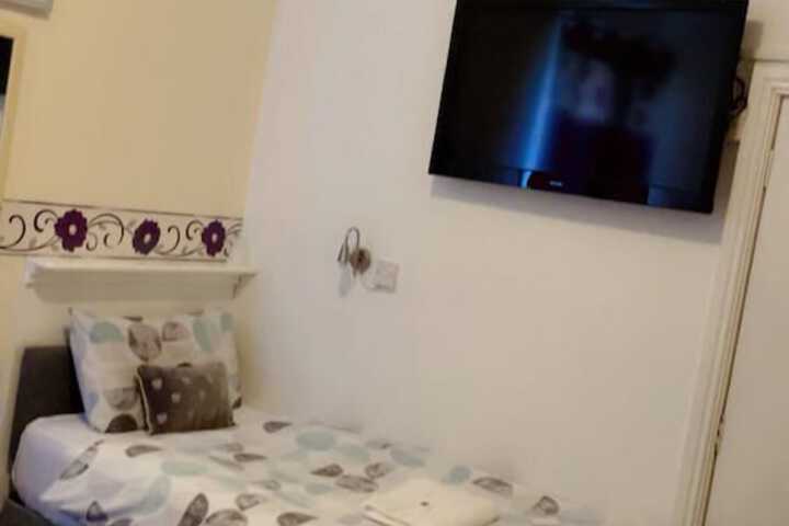 Room 66 of 143