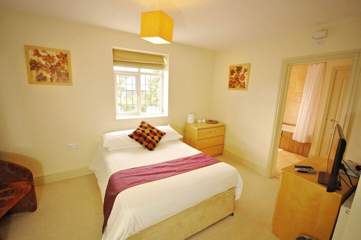 Room 8 of 65