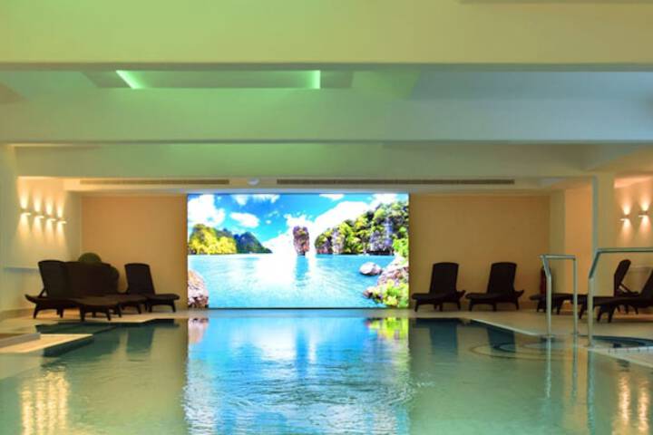 Hotel Pool