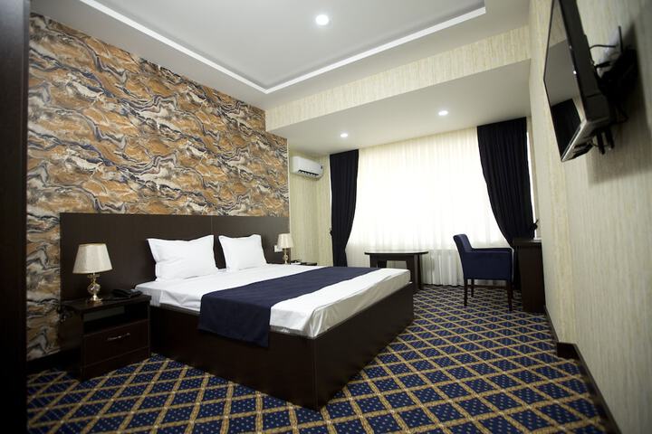 Room 4 of 38