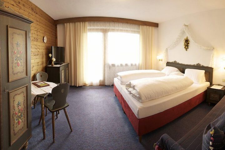 Room 10 of 66