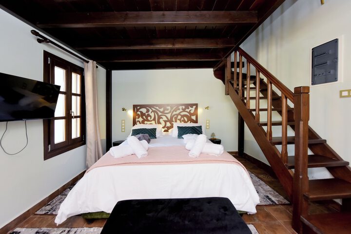 Room 35 of 60