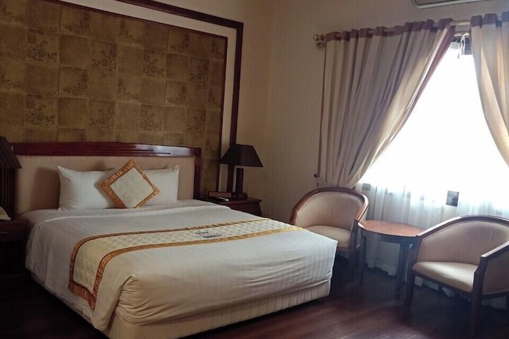 Room 12 of 36