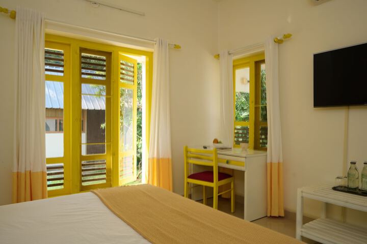 Room 11 of 53