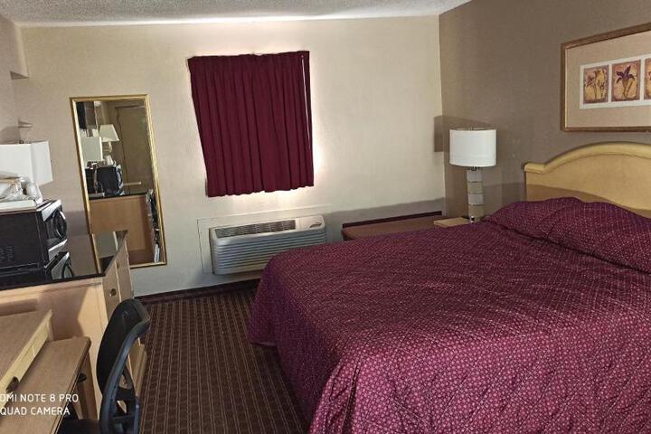 Basic Double Room (2 of 5)