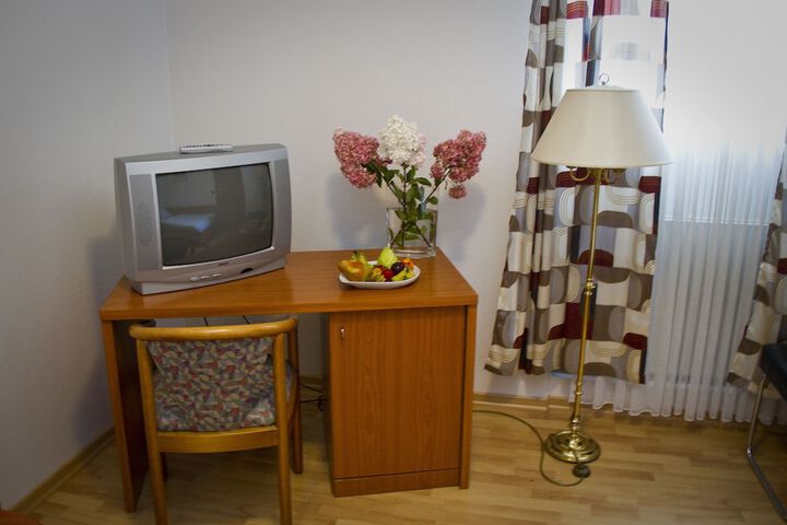 Room 2 of 15