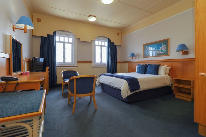 Room 3 of 68