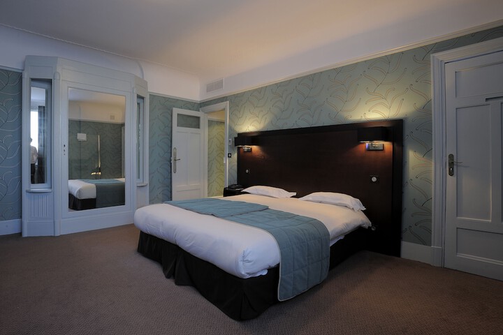 Room 8 of 79