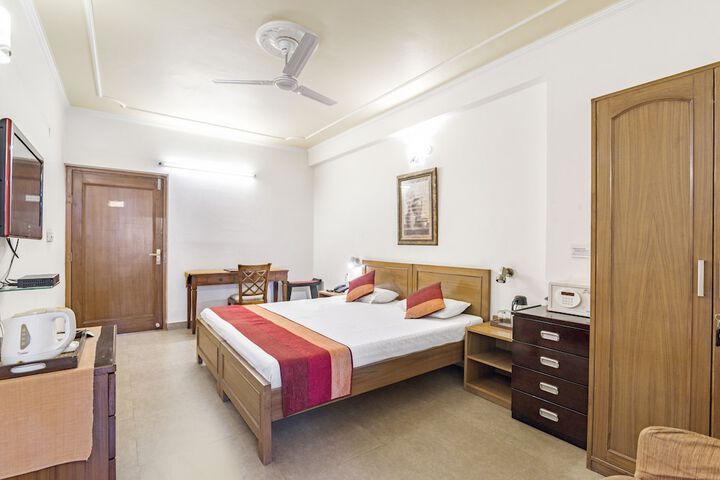 Room 16 of 246