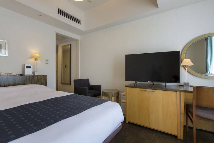 Room 7 of 60