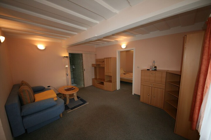 Room 33 of 89