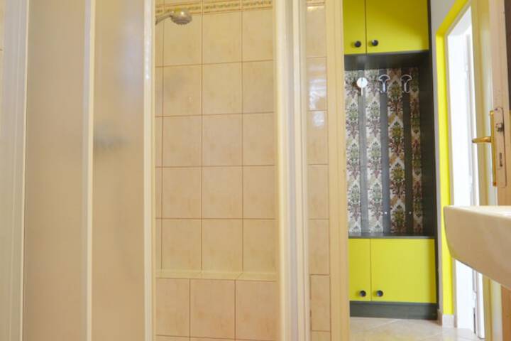 Room 20 of 34